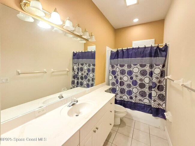 Building Photo - 949 SE Gardenbrook Ct
