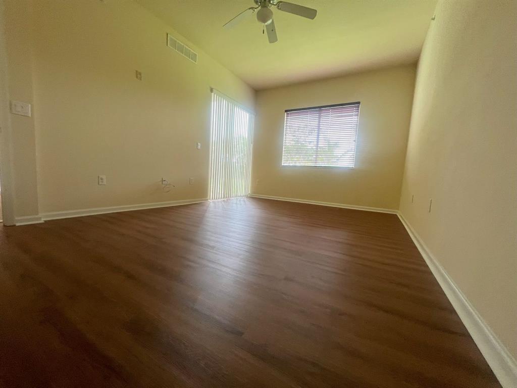 Building Photo - 3500 Oaks Clubhouse Dr