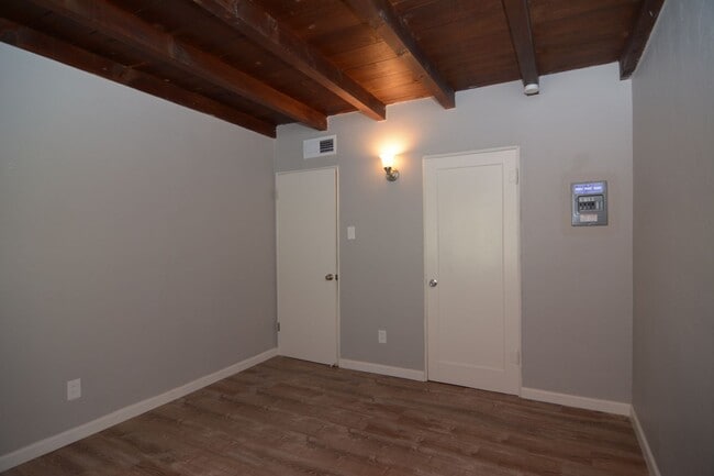 Building Photo - 3830 E Fairmount St