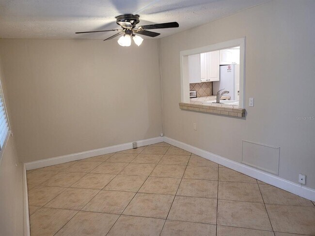 Building Photo - 3157 Goldenrod St