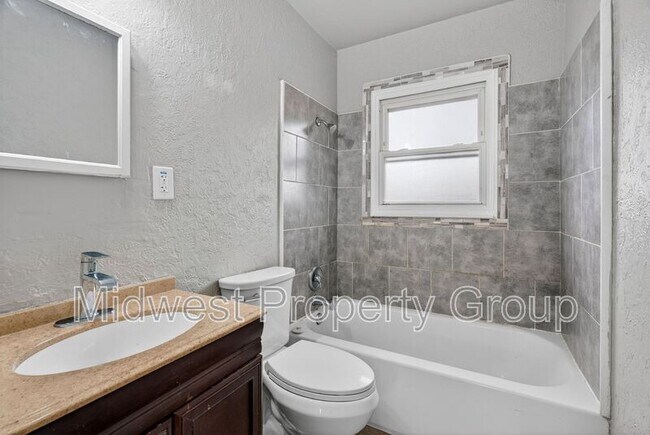 Building Photo - 1157 Redman Blvd