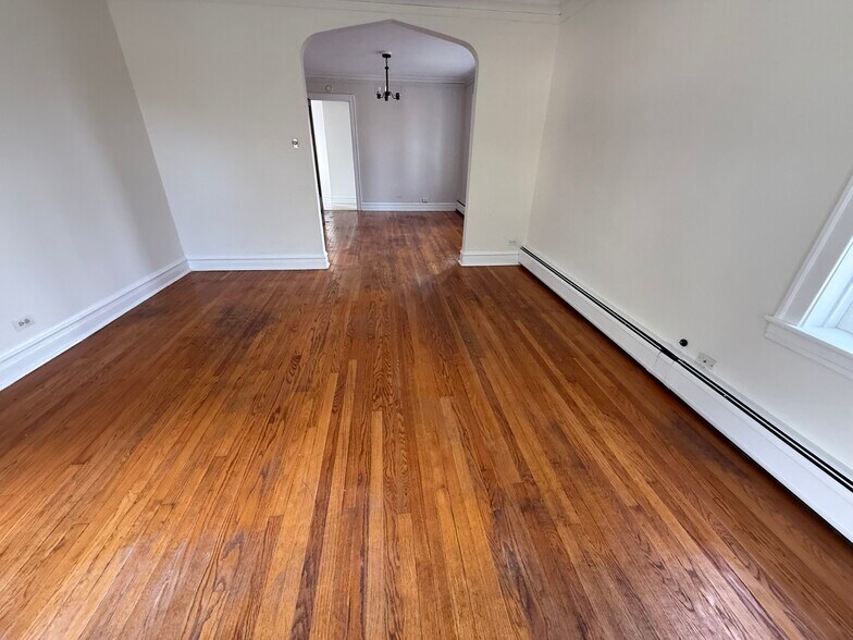 Building Photo - 8538 Saint Louis Ave