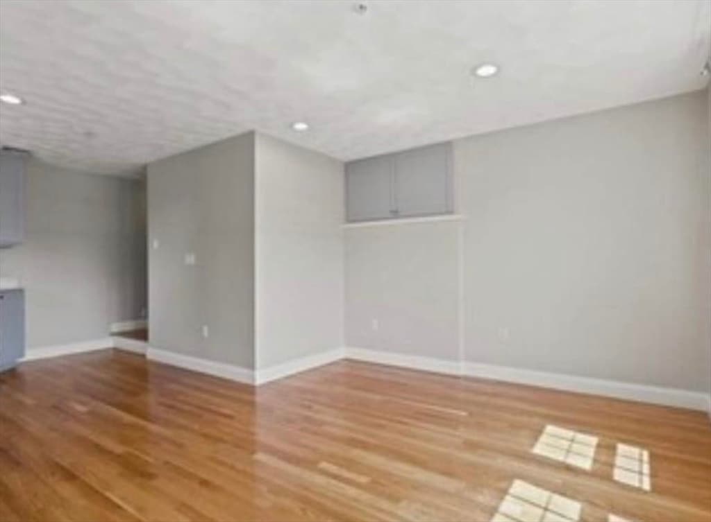 Building Photo - 23 Cross St