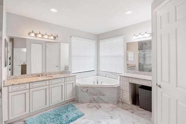 Building Photo - 2875 Cinnamon Bay Cir