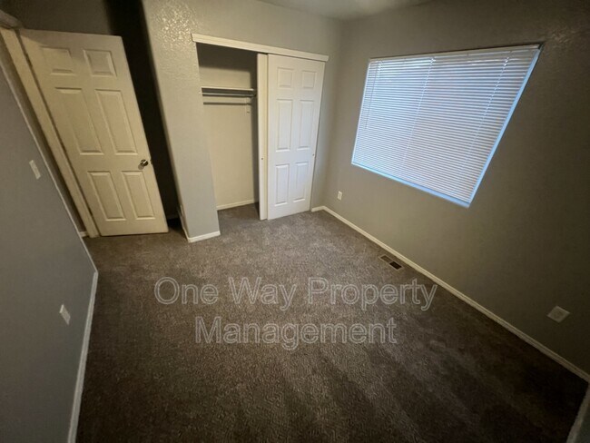 Building Photo - 2921 Anchor Dr