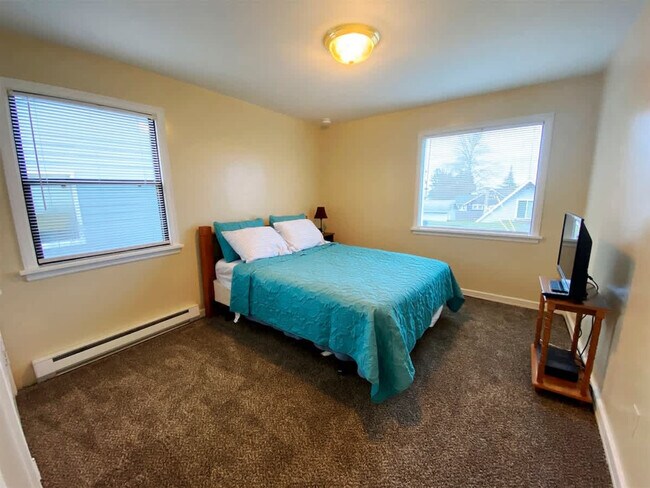 Building Photo - 2404 S Eunice St