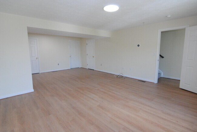 Building Photo - 68 Georgetown Dr