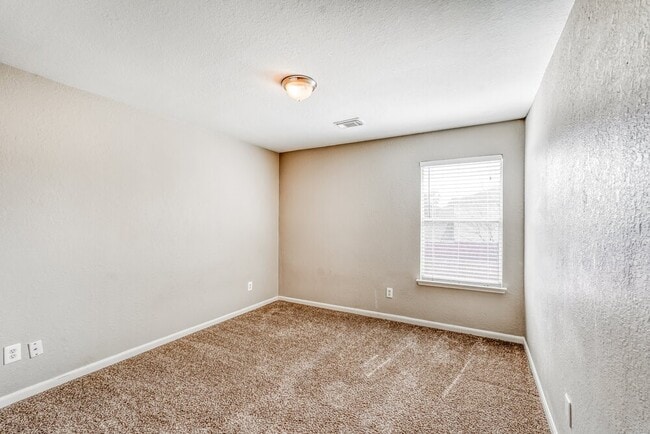 Building Photo - 8010 Suffield Glen Ln