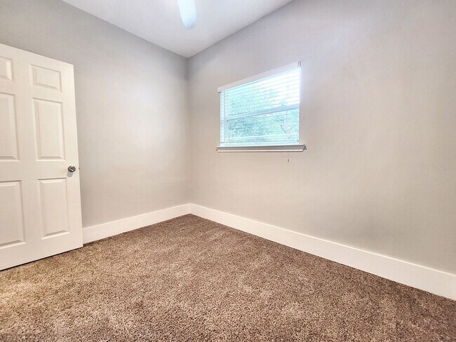 Building Photo - 5501 Downs Dr