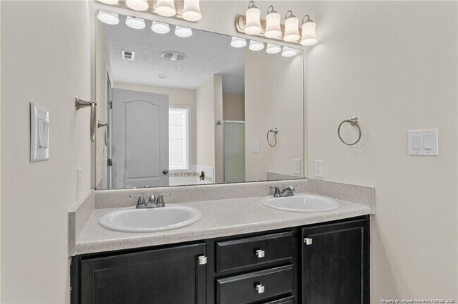 Building Photo - 266 Ivywood Ln