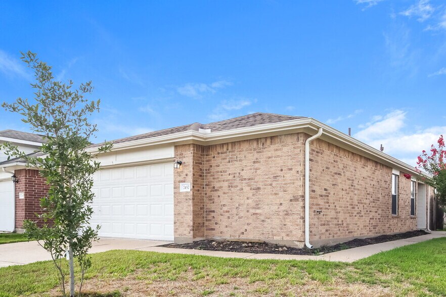 Building Photo - 7457 Parkland Manor Dr