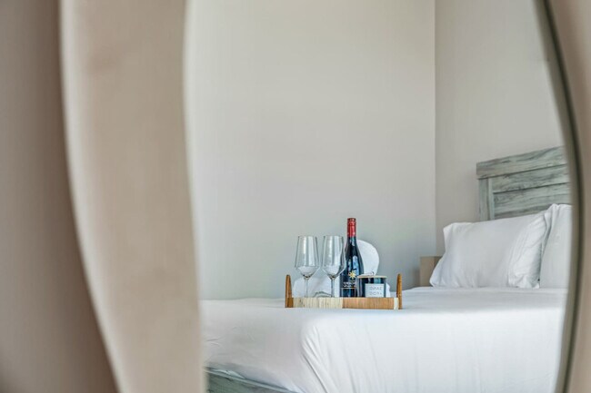 Building Photo - 617 N 12th St