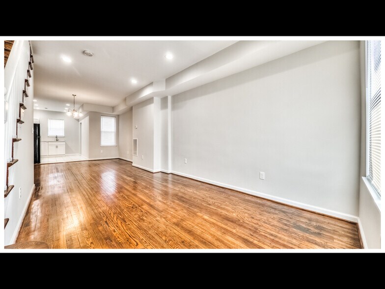 Building Photo - 3336 W Caton Ave