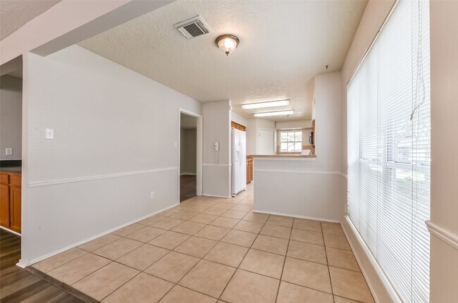 Building Photo - 16606 Burlcreek St