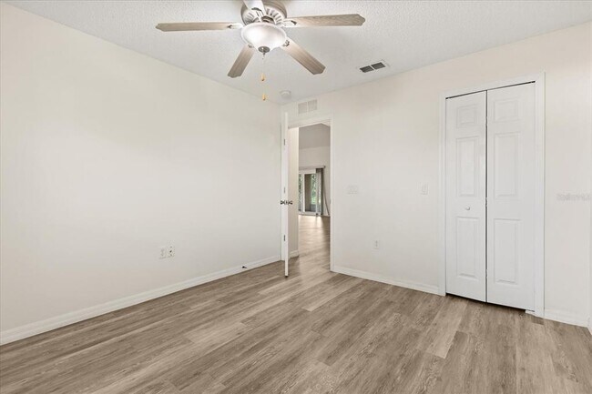 Building Photo - 410 Central Mariners Dr