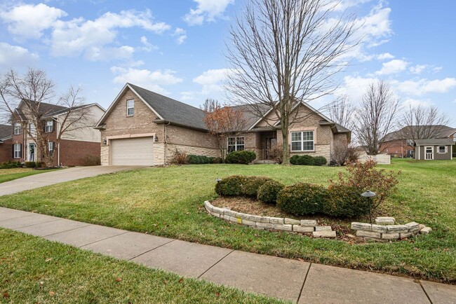 Primary Photo - New! Large home in Great suburban neighbor...