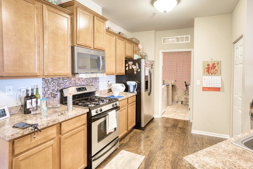 Building Photo - 7520 Claridge Dr