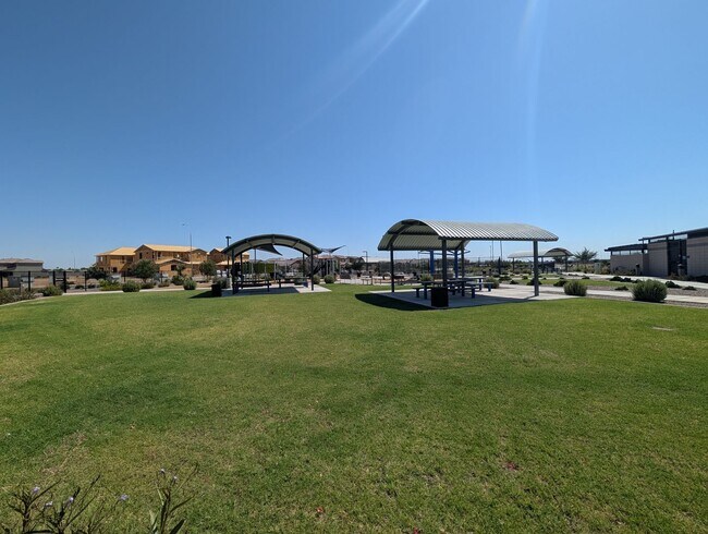 Building Photo - 4 Bedroom 3 Bathroom Parkside Los Cielos Home