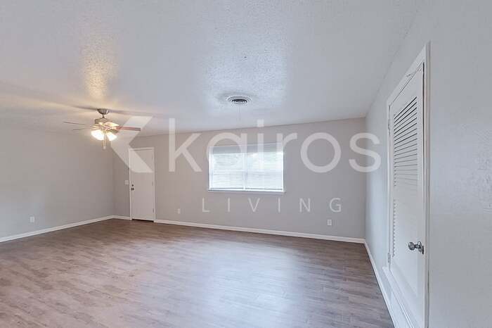 Building Photo - 5129 Leland Dr