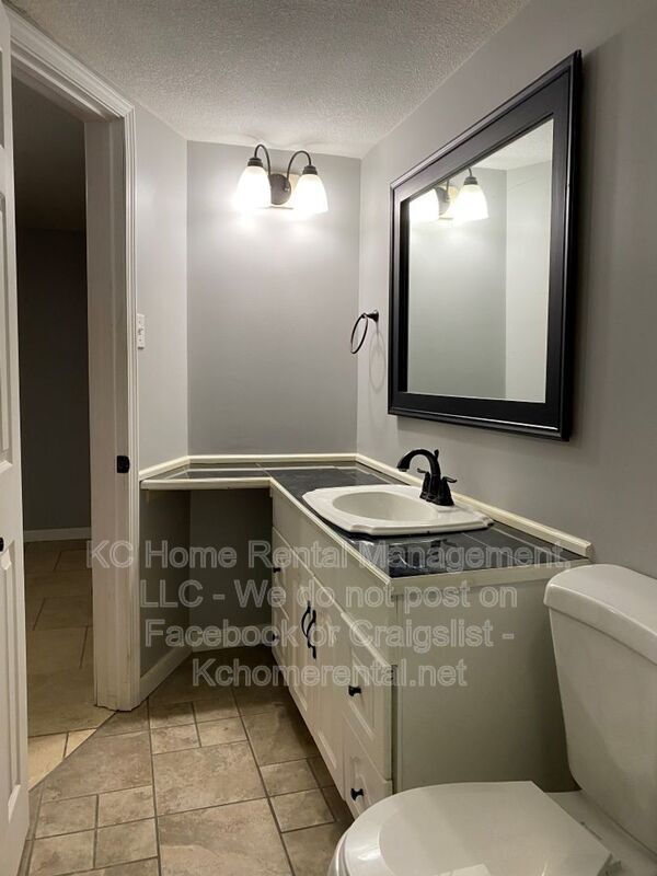 Building Photo - 6809 Marty St