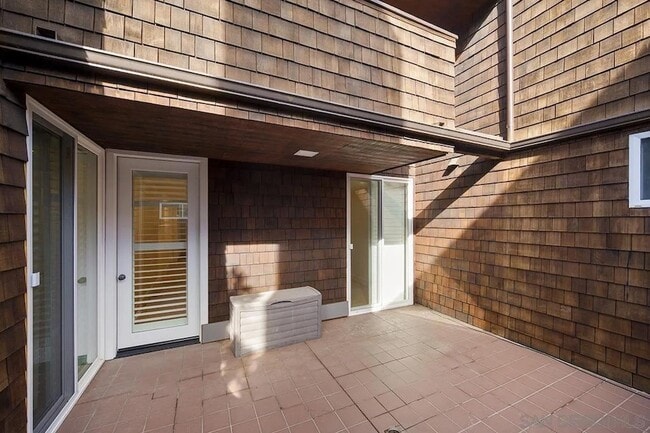 Building Photo - 325 S Sierra Ave