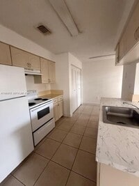 Building Photo - 17500 NW 67th Pl