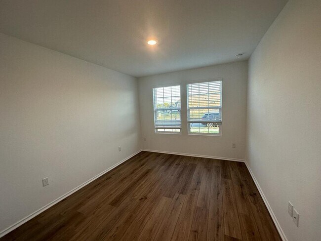 Building Photo - 408 Golden Grove Pkwy