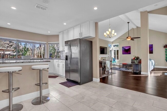 Building Photo - 5915 Smoke Glass Trail