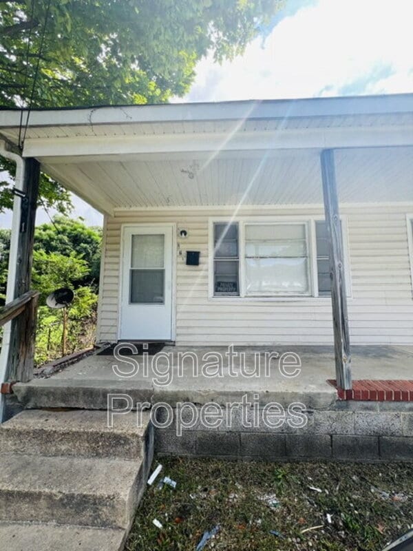 Building Photo - 1221 Montgomery Ave