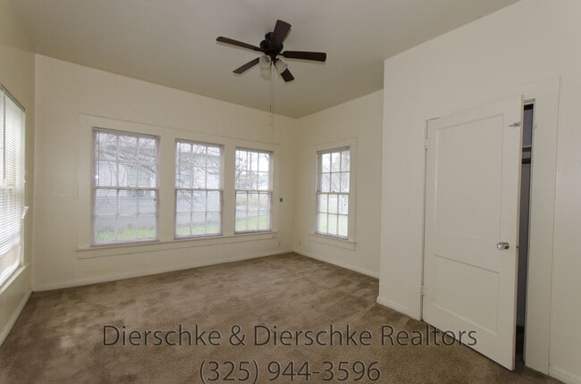 Building Photo - Affordable 2 bedroom home CLOSE ACCESS TO LOOP 306!