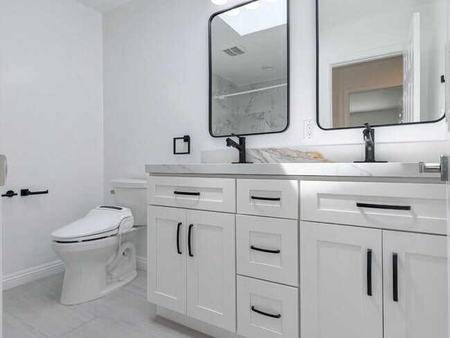 Building Photo - 3104 San Andreas Dr