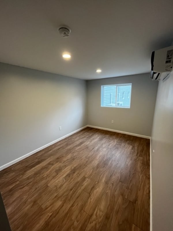 Building Photo - 1 Avalon Circle - 2 Bay