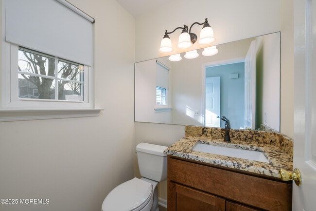 Building Photo - 83 Oak Ln