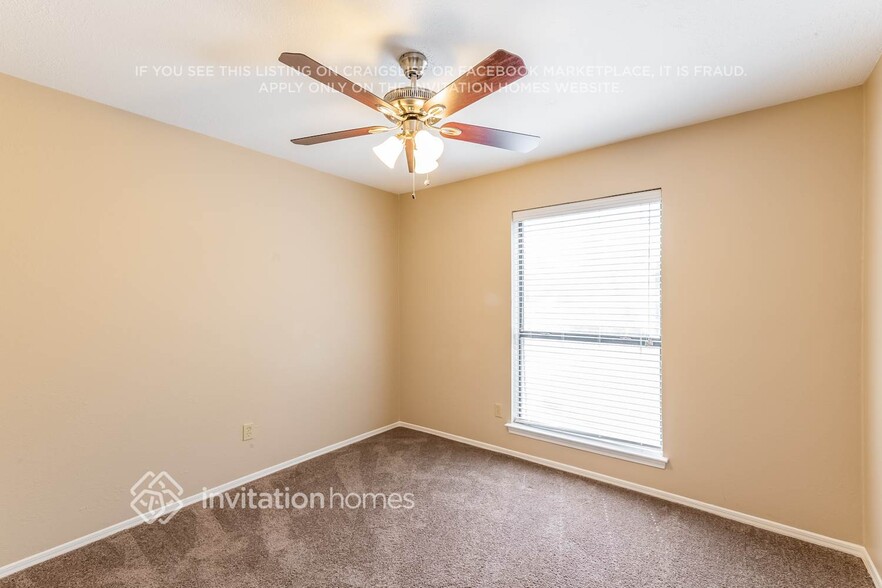 Building Photo - 1031 Bellflower Dr