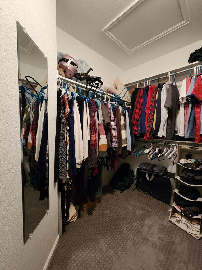 Building Photo - Stunning 3 Bedroom Townhome Tucked Away In Breathtaking Community MOVE IN INCENTIVES AVAILABLE!