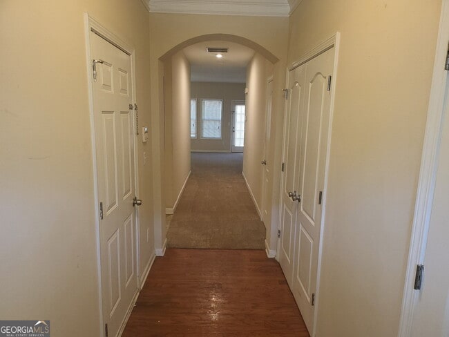 Building Photo - 91 Meeting Pl Rd