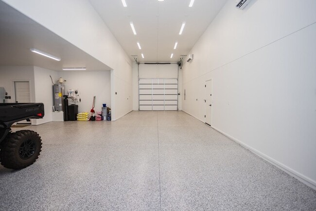 Building Photo - VR - 881 Pueblo Dr