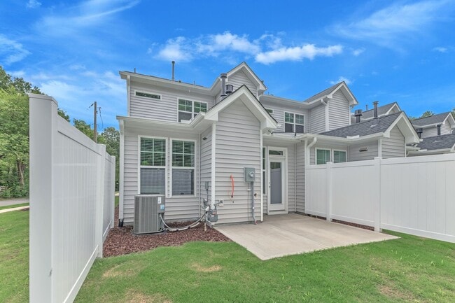 Building Photo - 3/3.5 NC State Townhome Near Centennial Campus