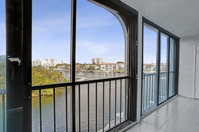 Building Photo - 1631 Riverview Rd