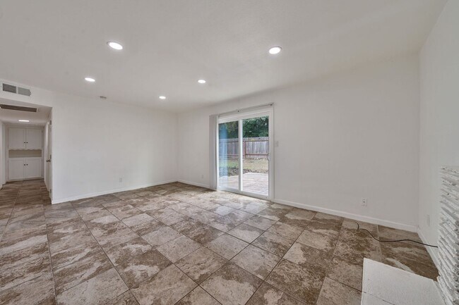 Building Photo - 2590 Cheryl Way