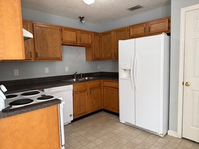 Building Photo - Cute 3/2 Green Cove Springs FL