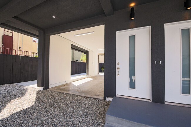 Building Photo - Luxury 2026 Townhomes with Massive Bedrooms + Decks with Views