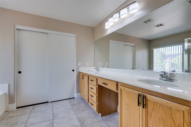 Building Photo - 9540 Creswell Ct