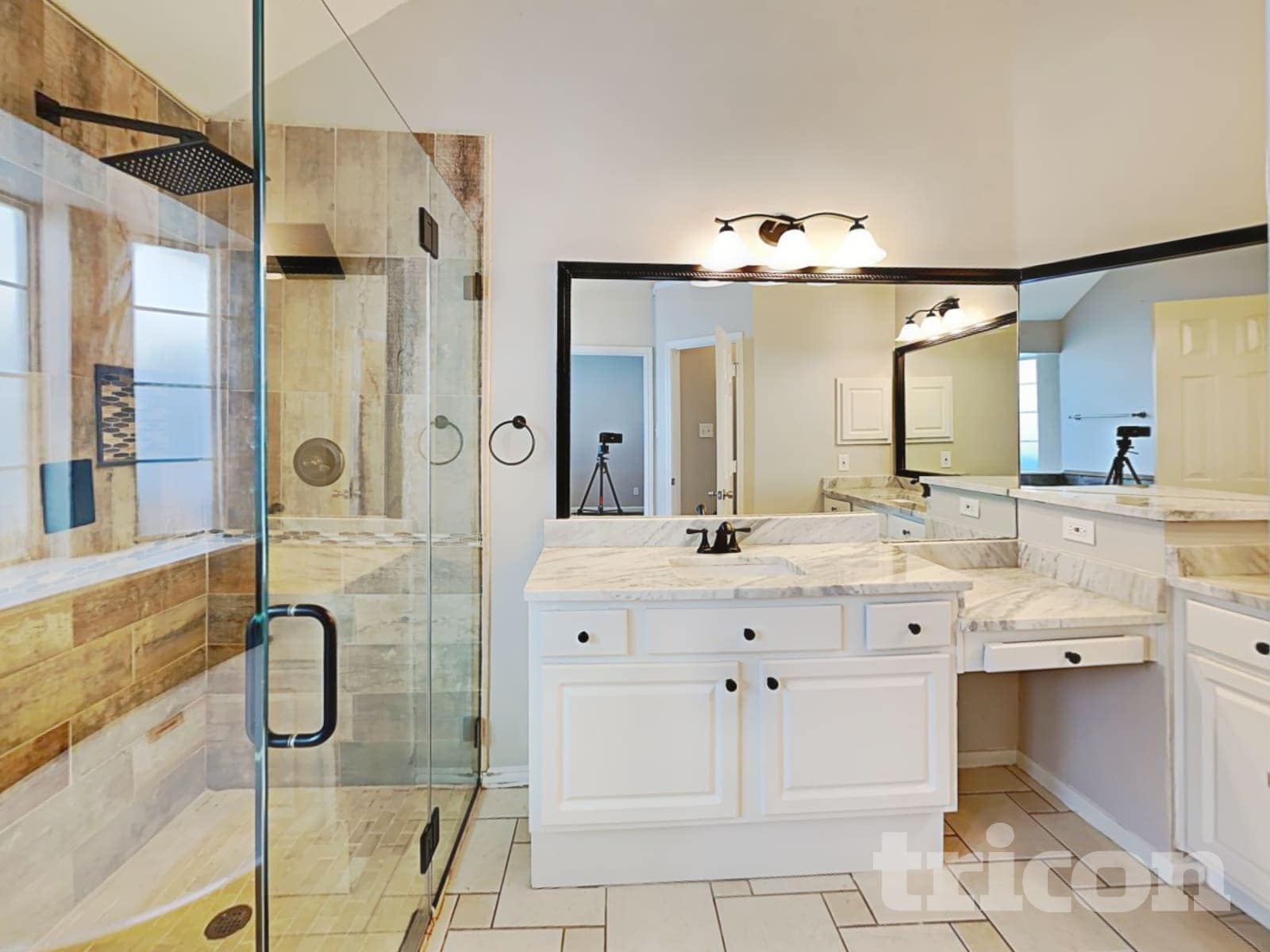 Building Photo - 1041 Essex Dr