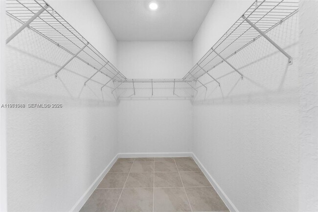 Building Photo - 2960 SE 23rd Ave