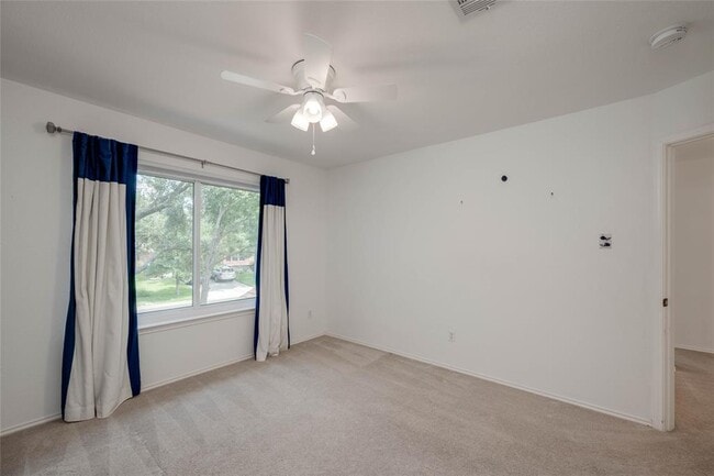 Building Photo - 8621 Neider Dr