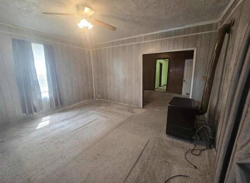 Building Photo - 542 S Wall St