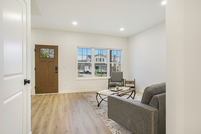 living area on main floor - 174 N Monroe St