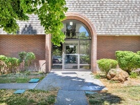 Building Photo - 34 W Lester Ave