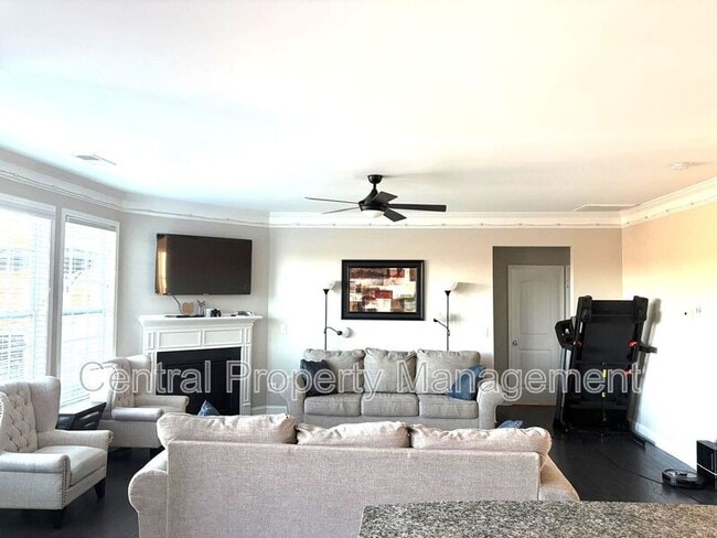 Building Photo - 316 Meadowpark Ln